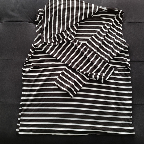 Black and White Striped Nursing top - size Large - Picture 2 of 2